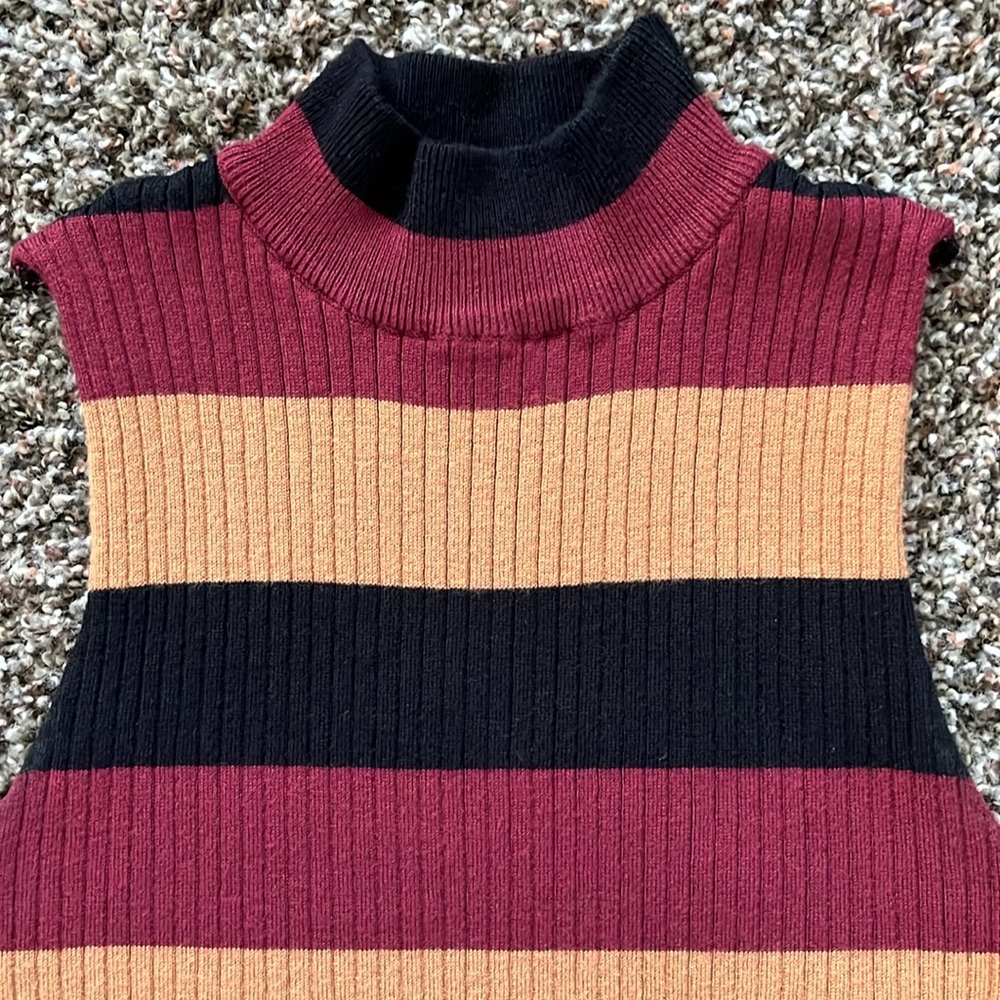 RUE21 TOP - Picture 2 of 9